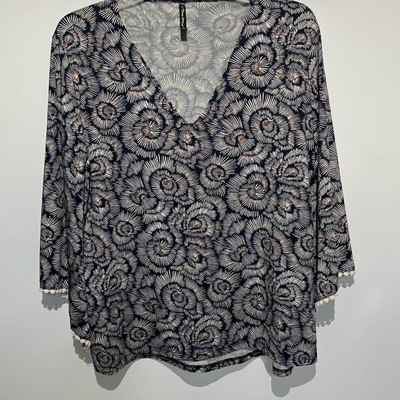 Sweet Clarity Women's Multicolor Floral V-Neck Batwing Sleeve Blouse Size XL - Picture 1 of 11